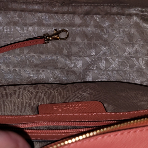Michael Kors Selma crossbody - Picture 4 of 8